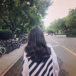 一字马扣出水来H
